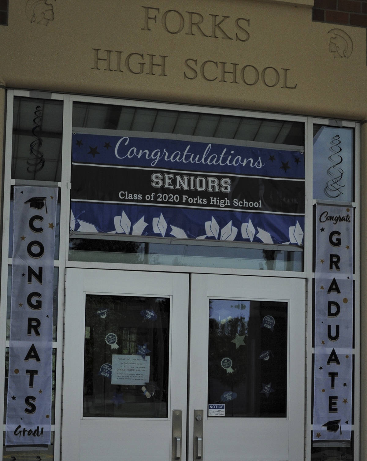 FHS front door honors the class of 2020. Photo Lonnie Archibald