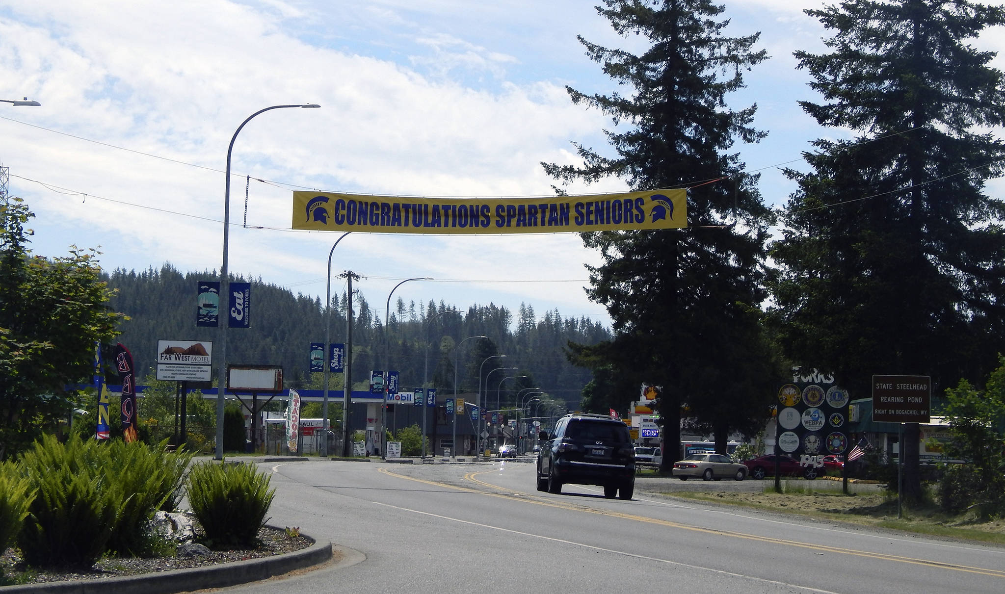 This banner supporting the FHS senior class of 2020 went up last Friday morning over Highway 101 at the north end of town. Photo Christi Baron