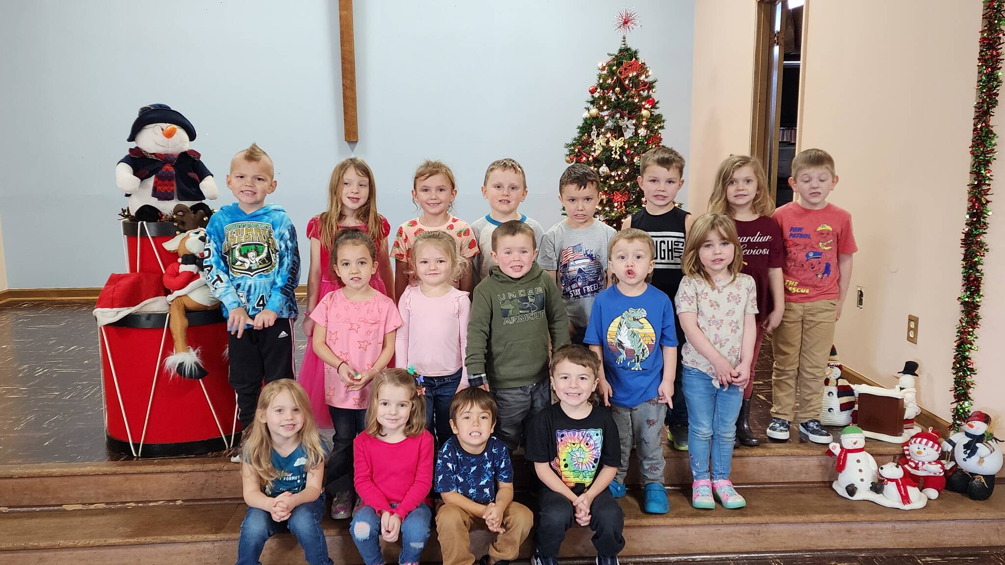 Afternoon class
Finn, Braelynn, Tinsley, Liam, Aaron, Tomlin, Eden. Middle row: Sapphire, Harper, Easton, Andres, Francis. Sitting: Amanda, Halsey, Carter, Abel