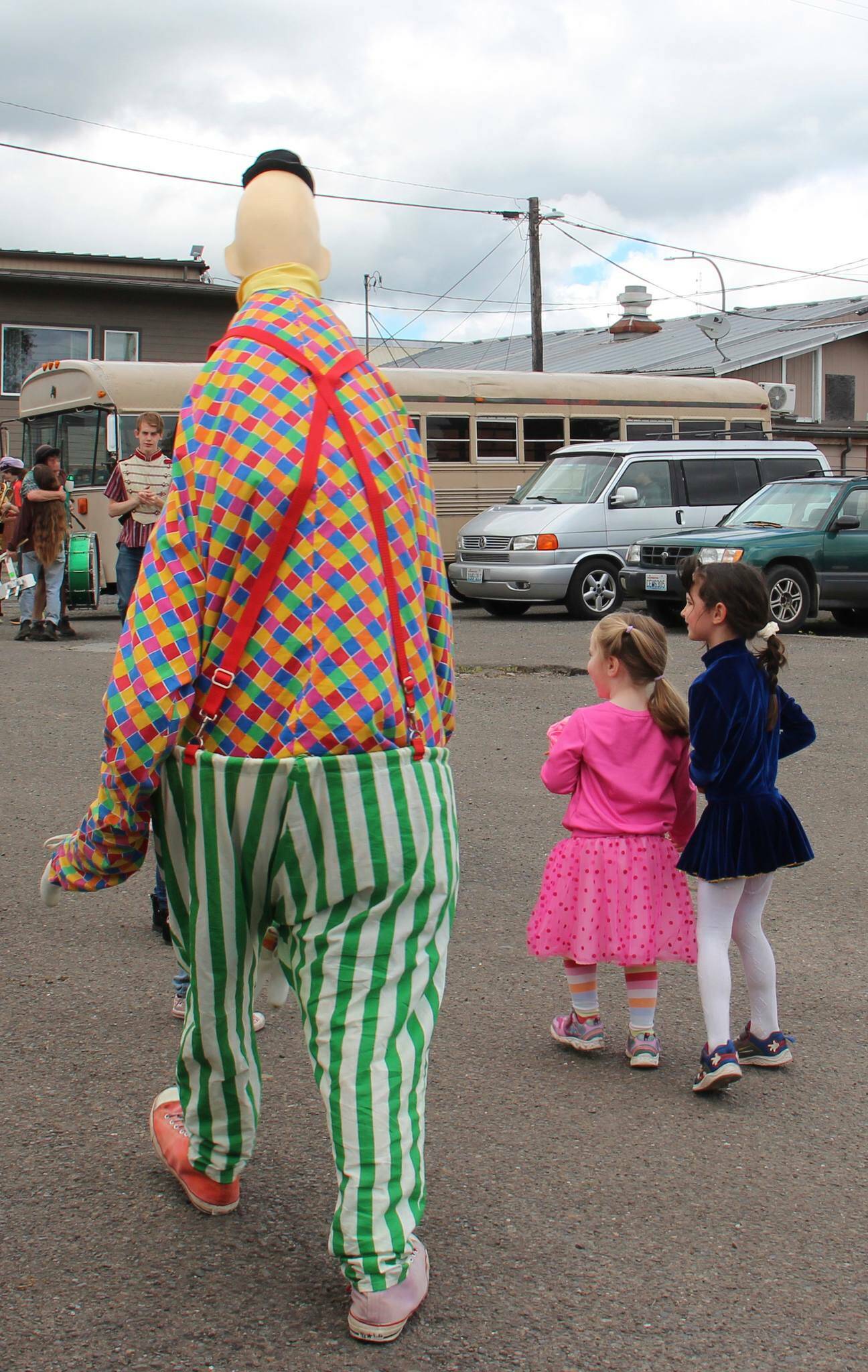 This tall guy had a couple of excited fans after the parade!