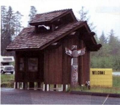 A photo from the Clallam County Assessors page shows what the totem looked like.