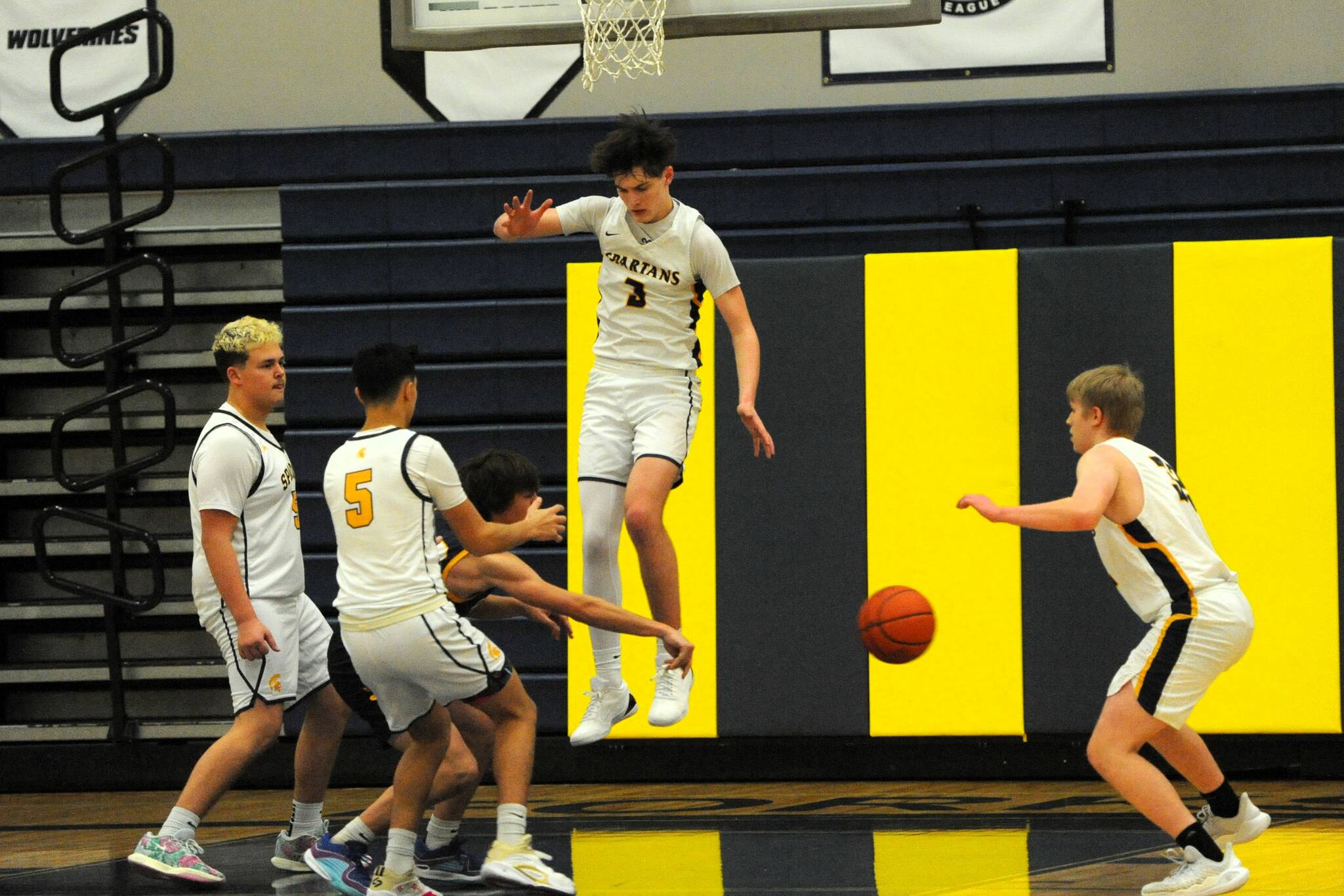 Photo by Lonnie Archibald
Spartan JVs from left, Carter Coberly, Cash Barajas, Gage Willenbrink, and Ayden Johnson pressure Ilwaco in the Spartan Gym where Forks defeated the Fisherman 60 to 51.